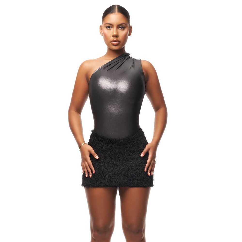 CouCoo’s “Jani bodysuit & Kaibu mini skirt” !